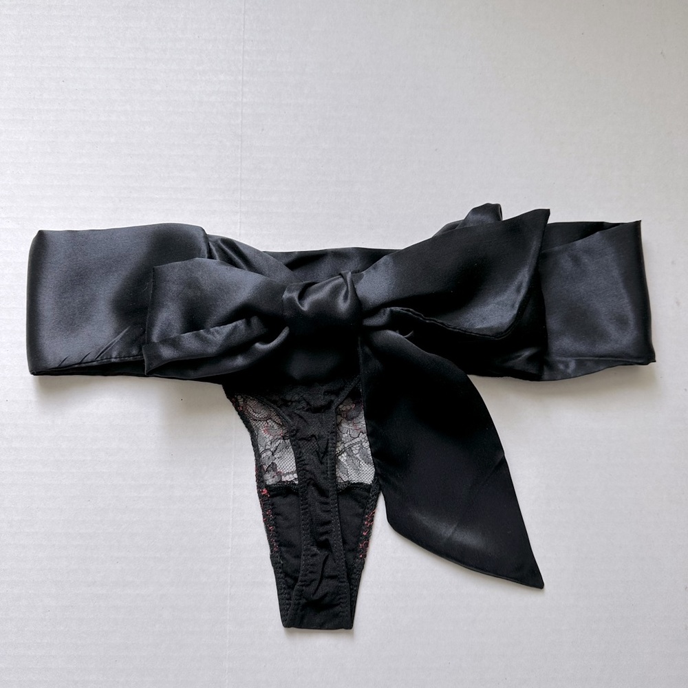 Carol Malony Truly Gifted Thong - Black